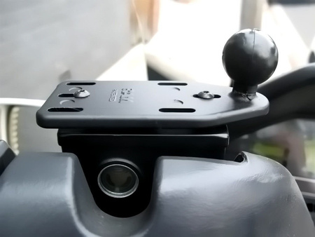 Baza RAM MOUNTS na zbiorniczek płynu hamulcowego